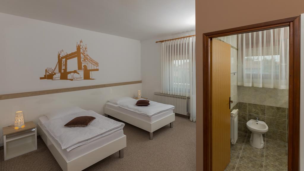 Rooms Pleska Near Zagreb Airport Velika Gorica Exterior foto