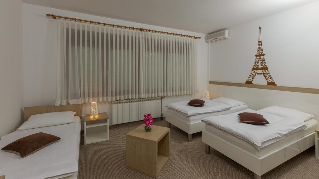 Rooms Pleska Near Zagreb Airport Velika Gorica Exterior foto